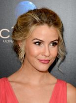 Linsey Godfrey photo