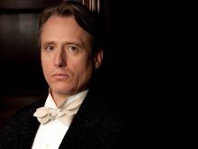 Linus Roache