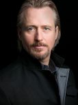 Linus Roache