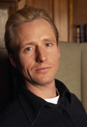 Linus Roache