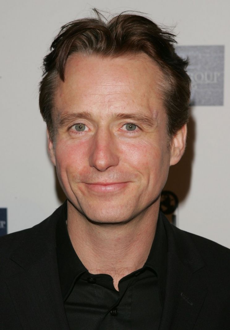 Linus Roache