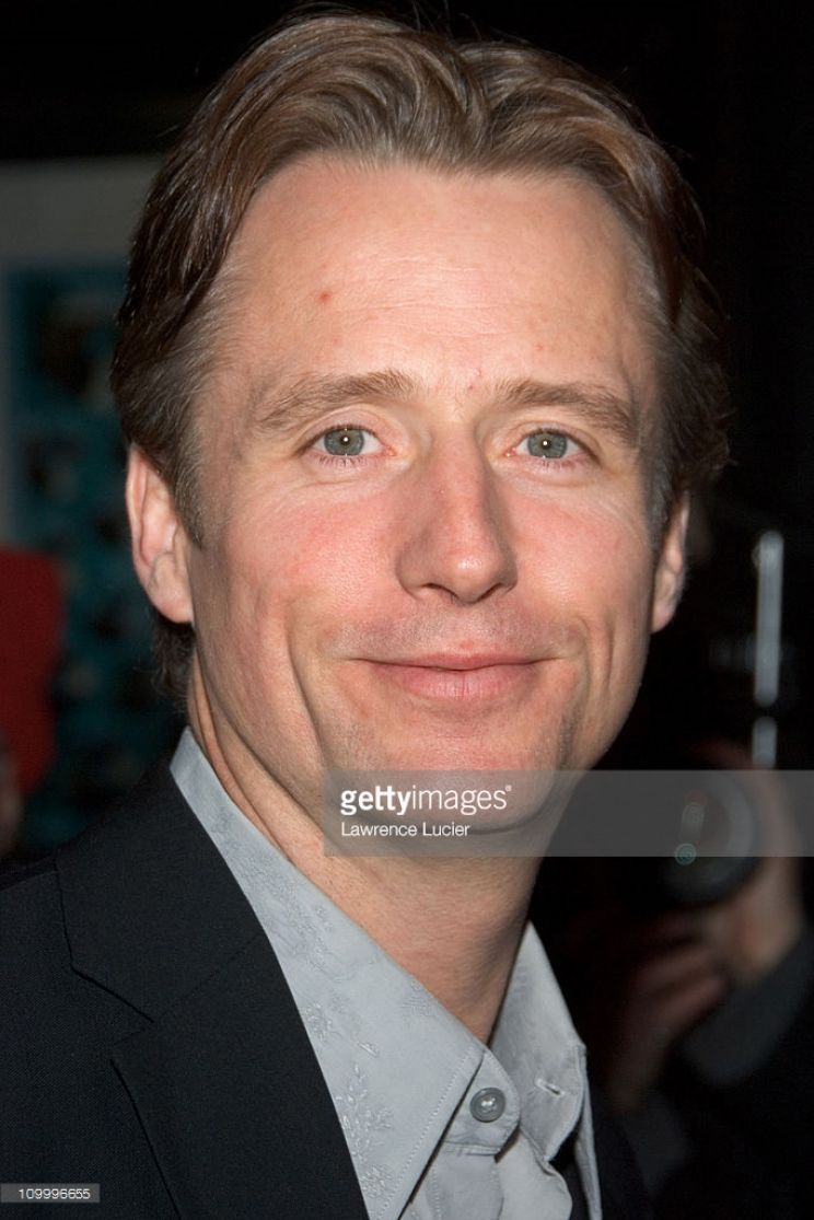 Linus Roache