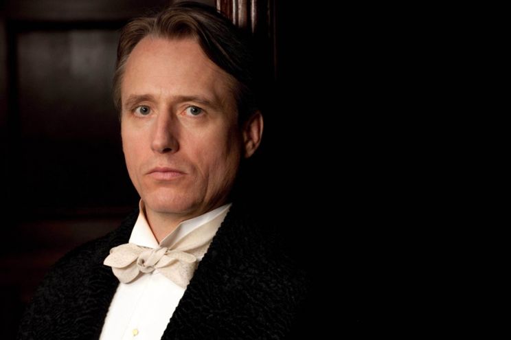 Linus Roache