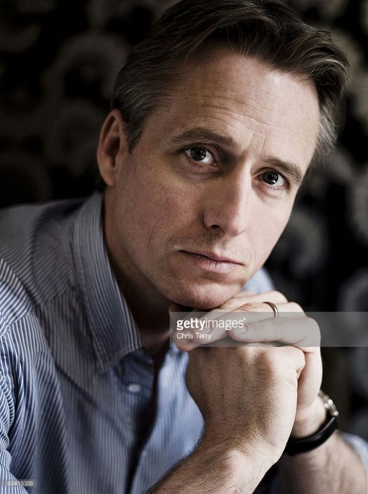 Linus Roache