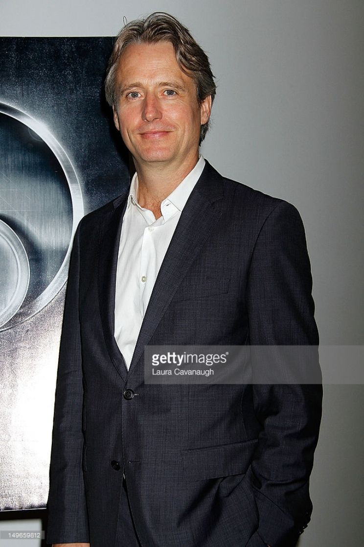 Linus Roache