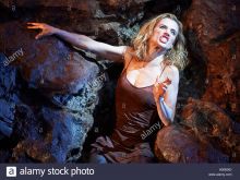 Lisa Dwan photo