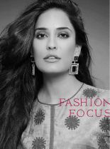 Lisa Haydon photo