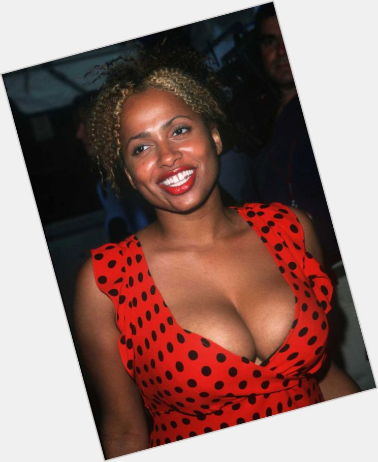 Lisa Nicole Carson