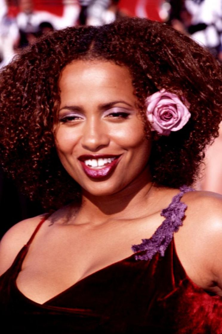 Lisa Nicole Carson