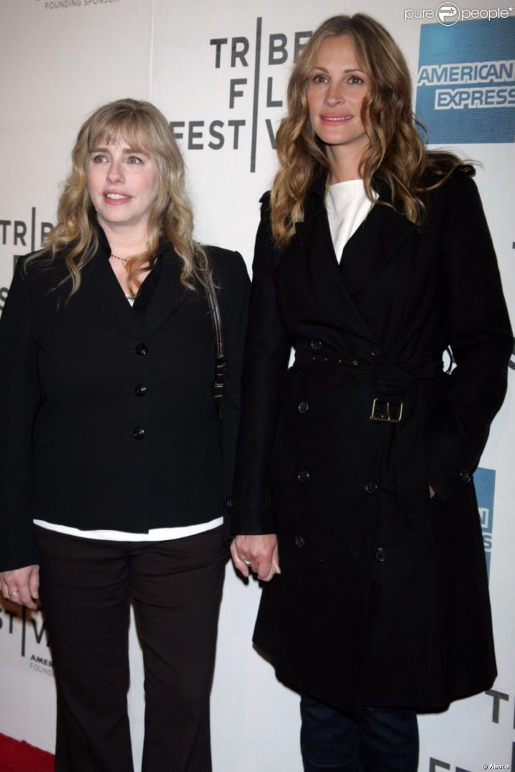 Lisa Roberts Gillian