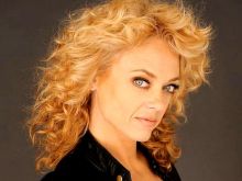 Lisa Robin Kelly