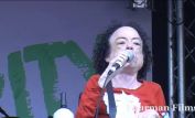 Liz Carr