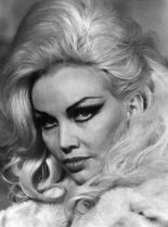 Liz Renay photo