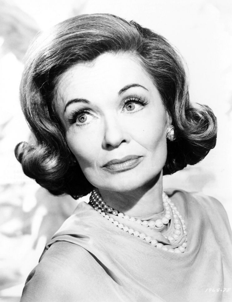 Liz Renay