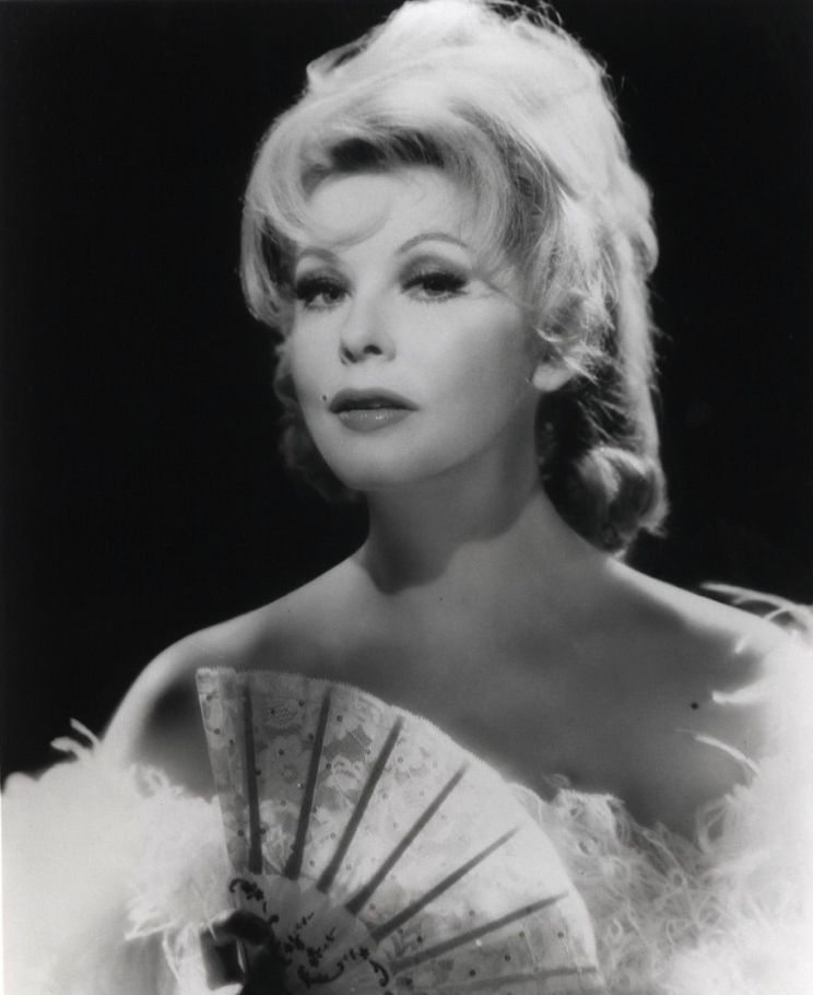 Liz Renay