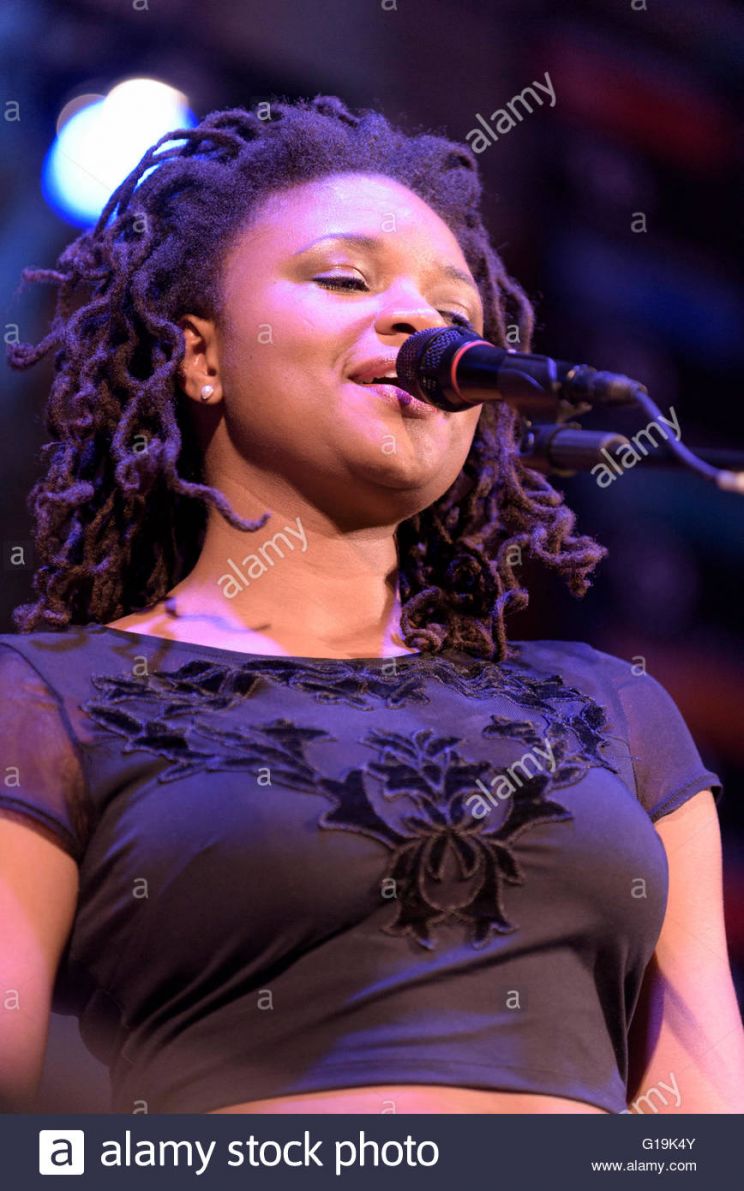 Lizz Carter