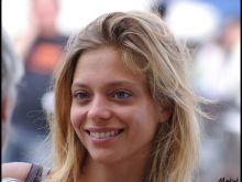 Lizzie Brocheré