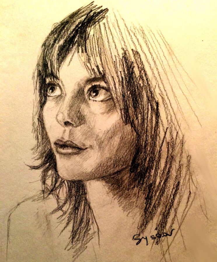 Lizzie Brocheré
