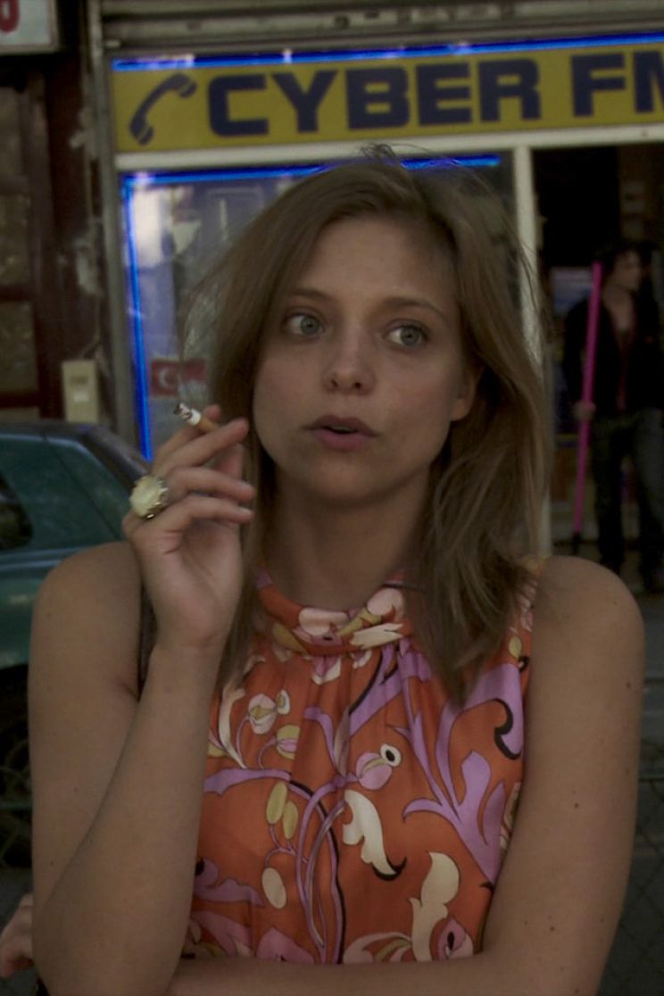 Lizzie Brocheré