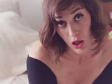 Lizzy Caplan