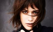 Lizzy Caplan