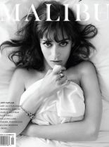 Lizzy Caplan