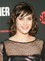 Lizzy Caplan #20718 picture (Portrait Medium)