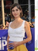 Lizzy Caplan