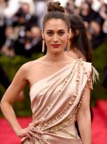 Lizzy Caplan #20720 picture (Portrait Medium)