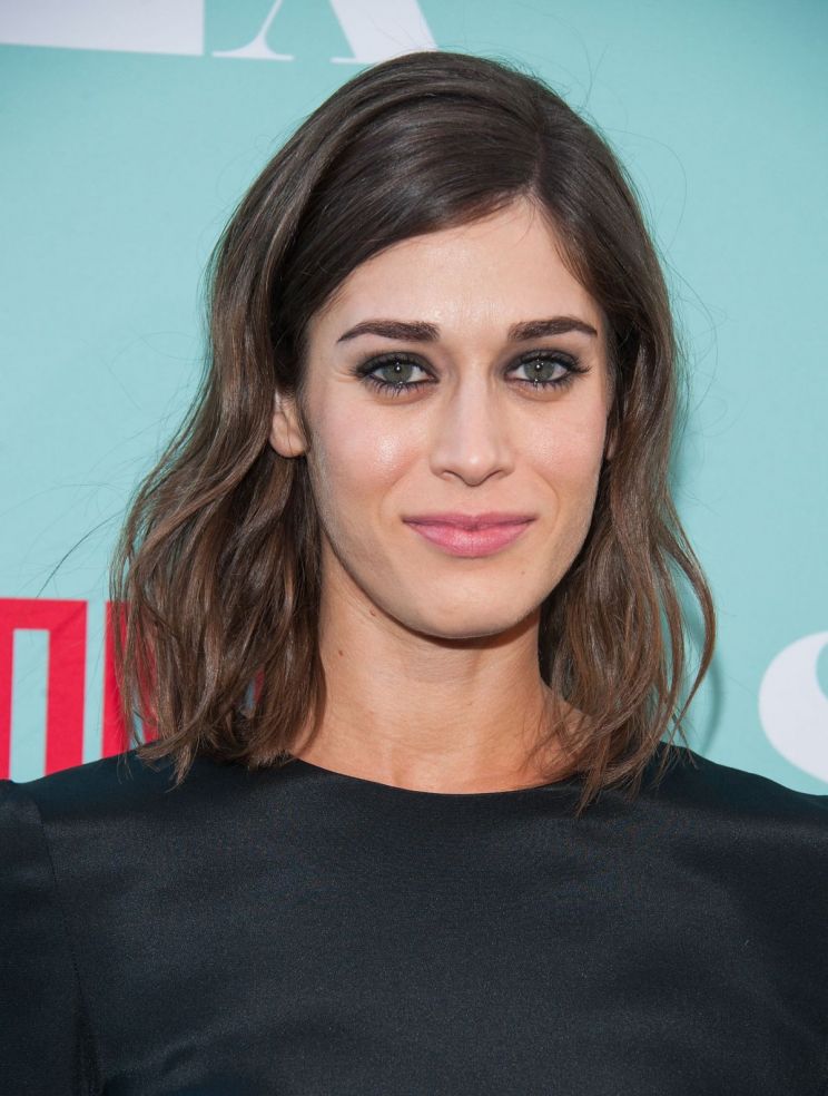 Lizzy Caplan