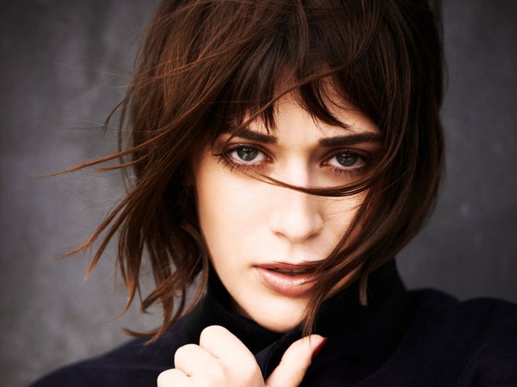 Lizzy Caplan