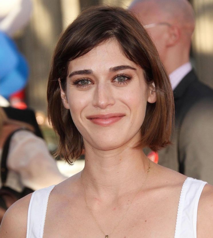 Lizzy Caplan