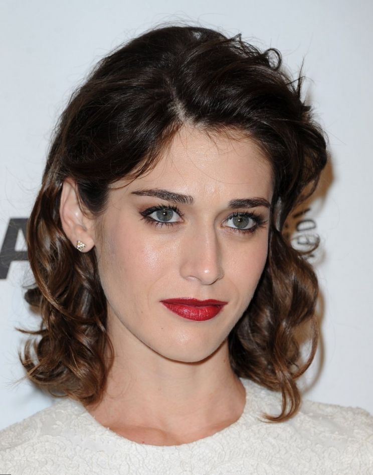 Lizzy Caplan