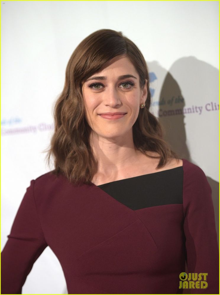 Lizzy Caplan