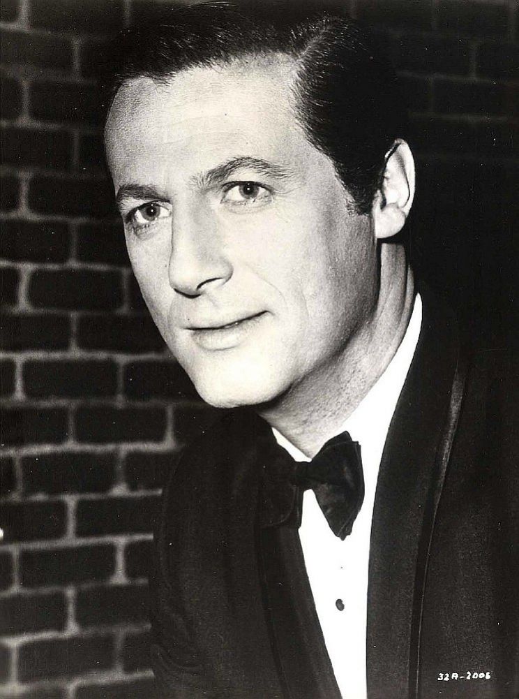 Lloyd Bochner
