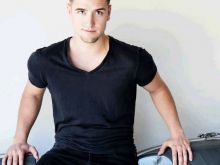 Logan Henderson