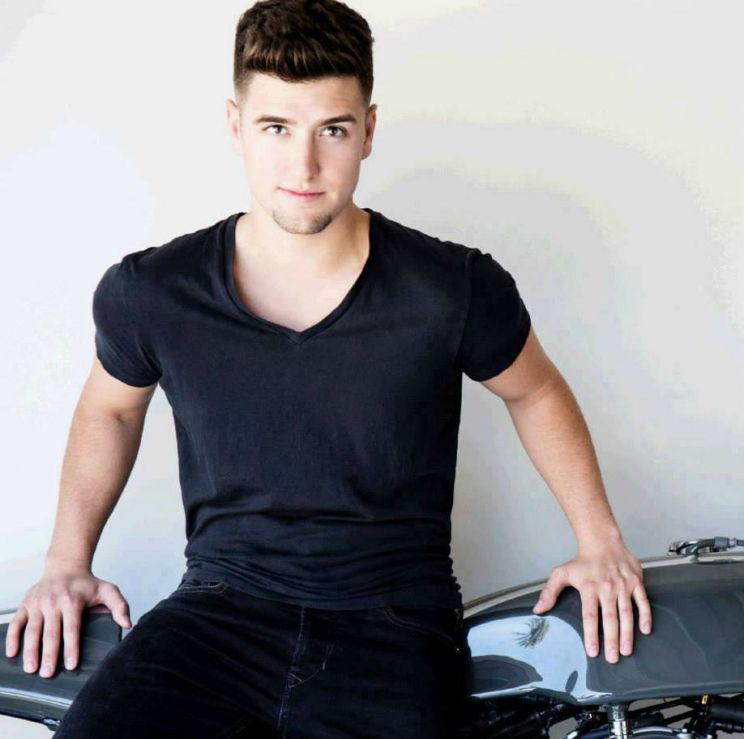 Logan Henderson