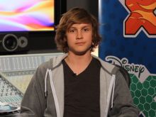 Logan Miller