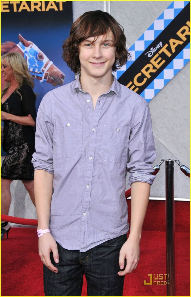 Logan Miller