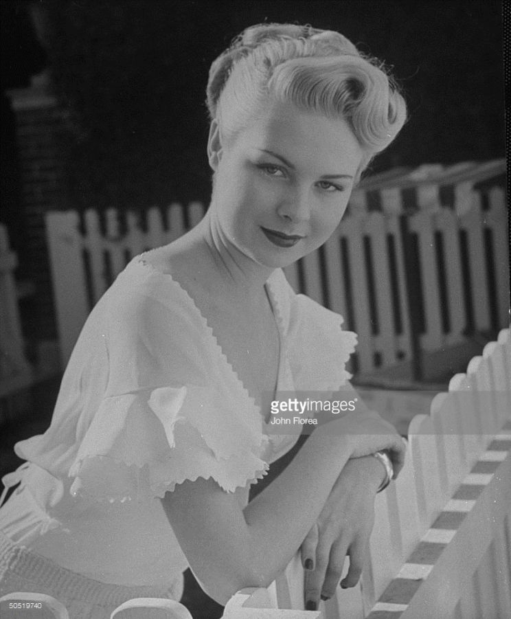 Lois Hall
