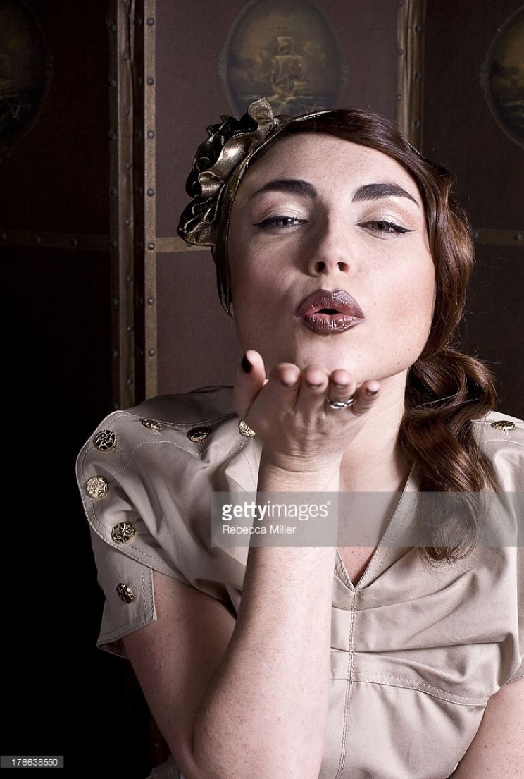 Lois Winstone