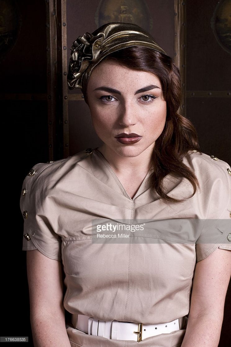 Lois Winstone