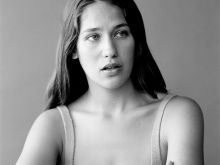 Lola Kirke