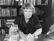 Lola Van Wagenen