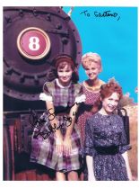 Lori Saunders photo