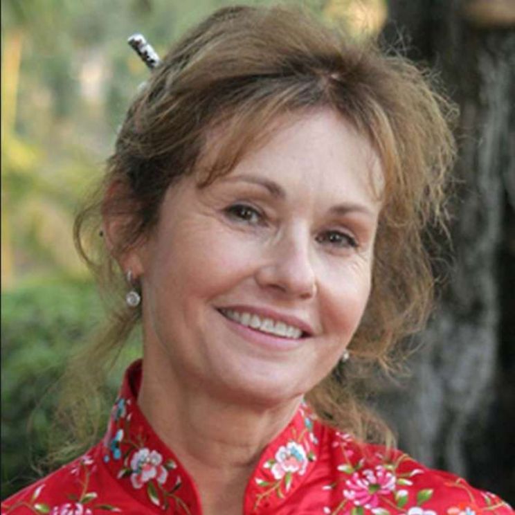 Lori Saunders