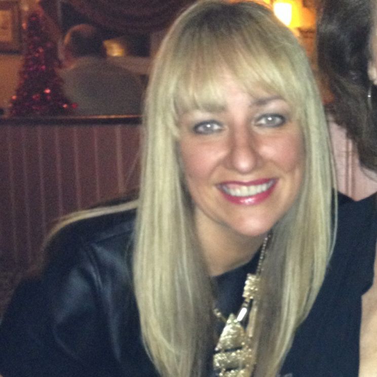 Lorraine Hilton