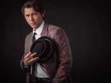 Lou Diamond Phillips