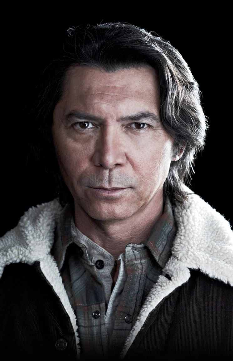 Pictures of Lou Diamond Phillips