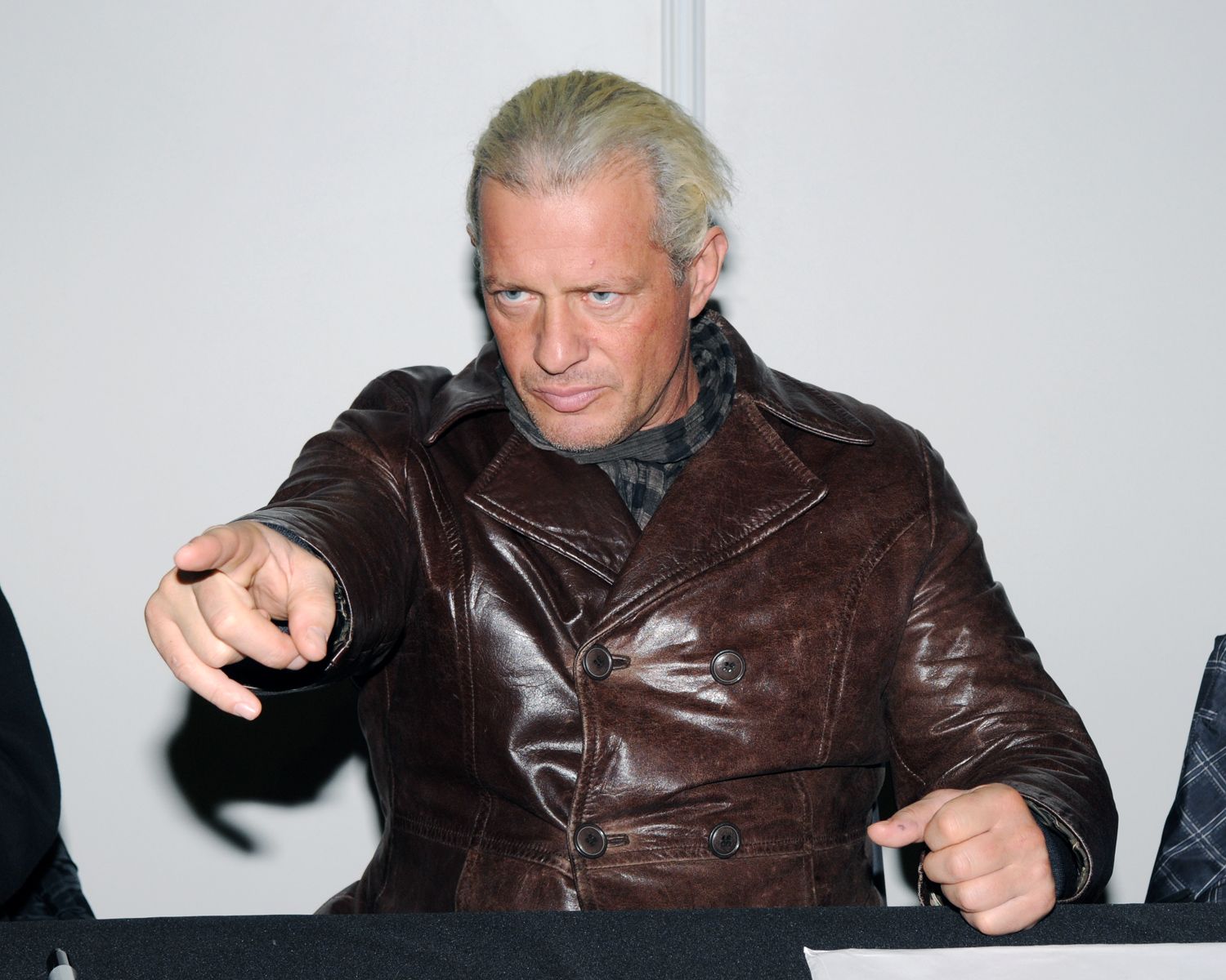 Pictures of Louis Mandylor